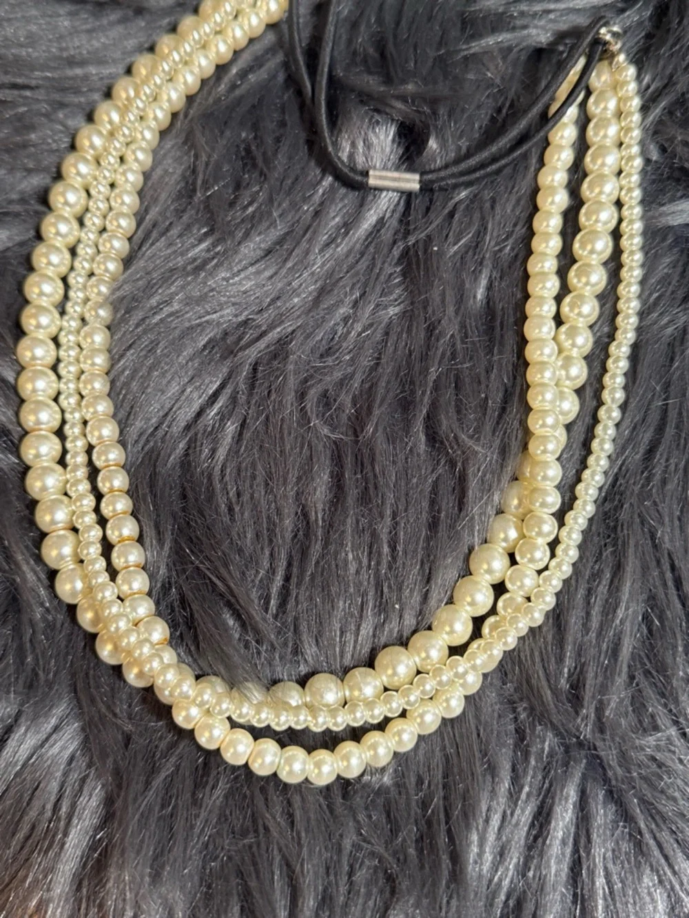 Classic Faux Pearl Beaded Necklace - Cream‎ Pearlescent Finish (n3)
